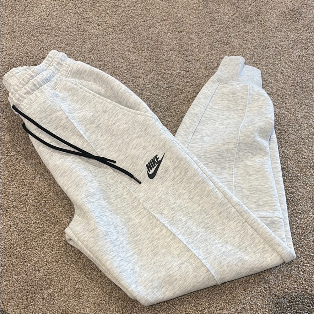 Nike Women’s Gray Jogger Pants